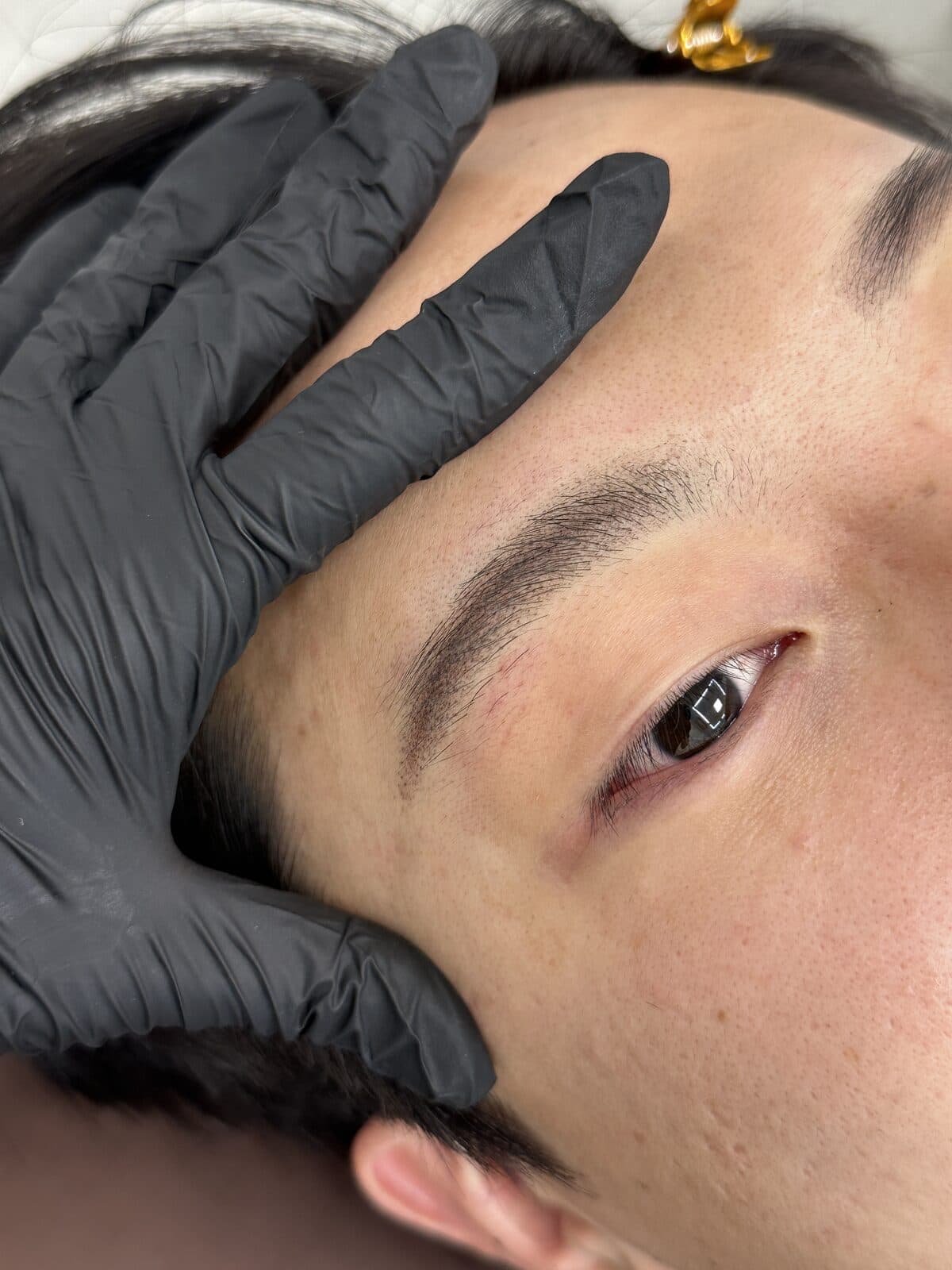 Natural brows for men